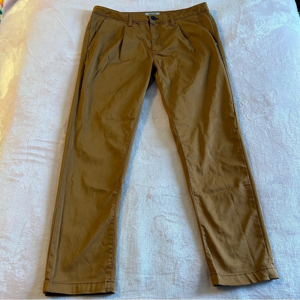 Kenneth Cole Reaction brown dress pants size 32X30 pleated